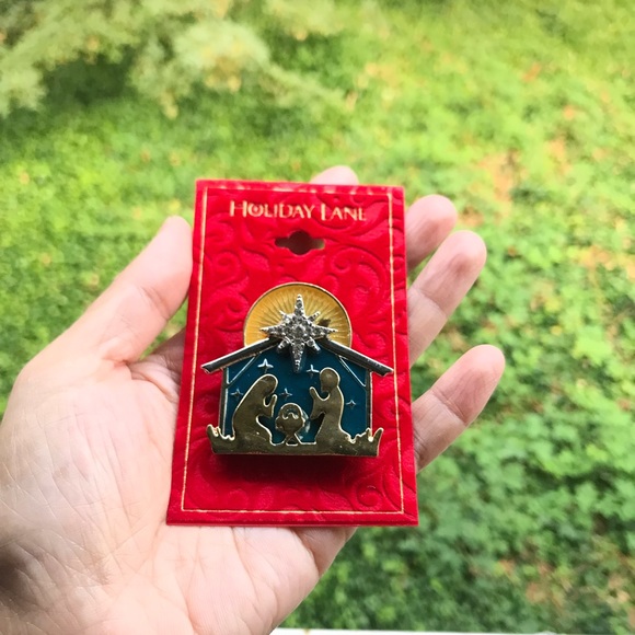 🎄Christmas Nativity pin / Holiday Lane - Picture 2 of 3